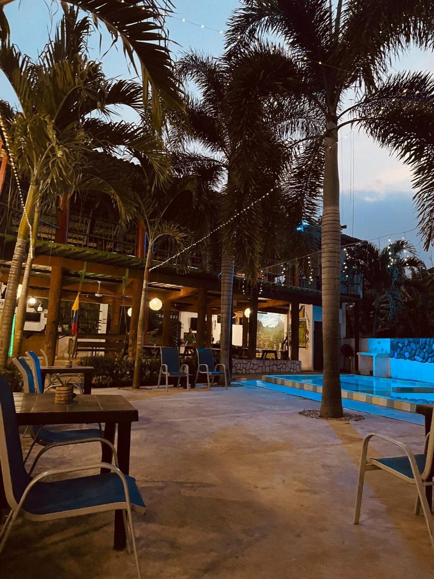 Hostal Luz De Luna Palomino Exterior photo