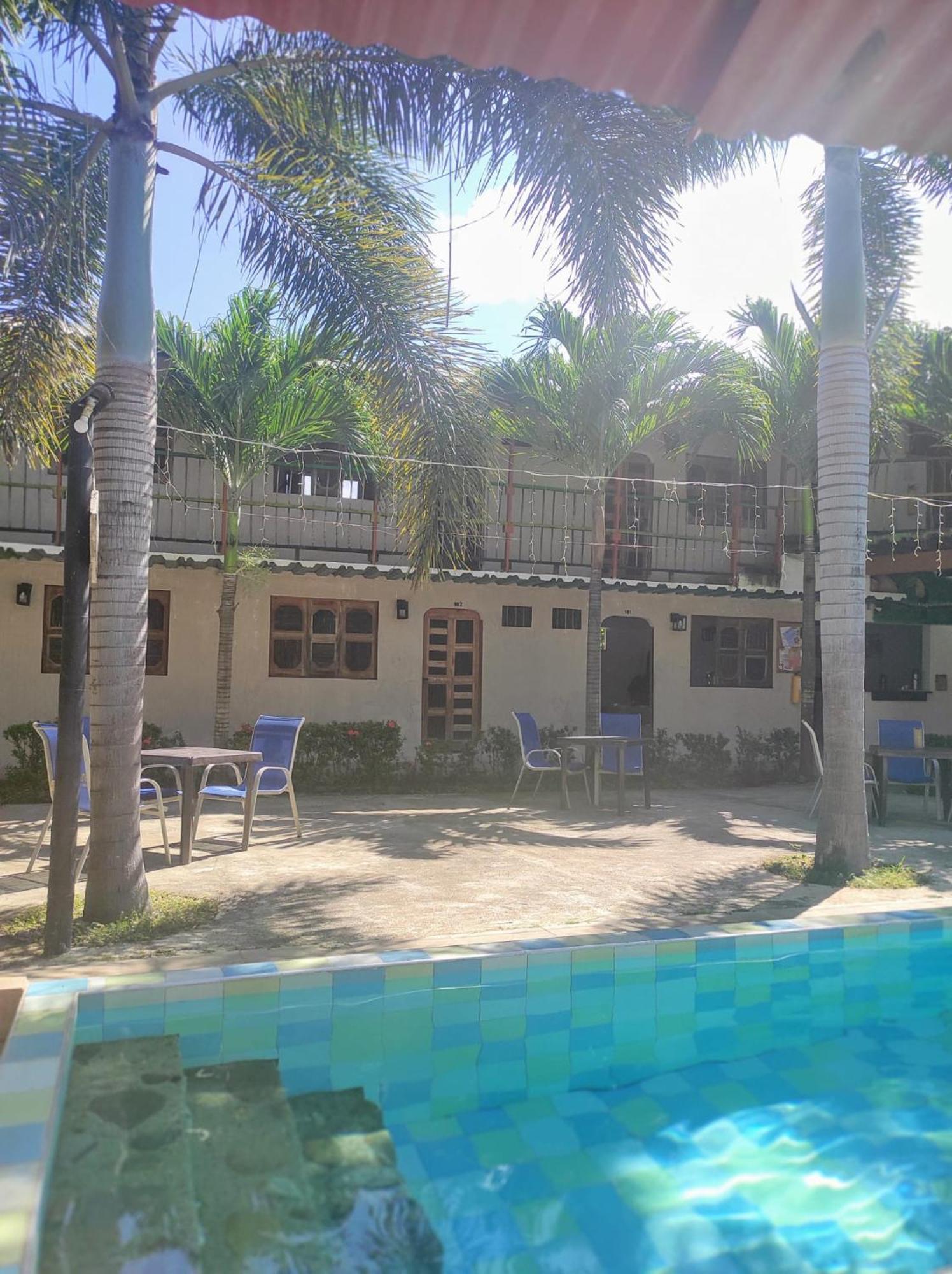 Hostal Luz De Luna Palomino Exterior photo